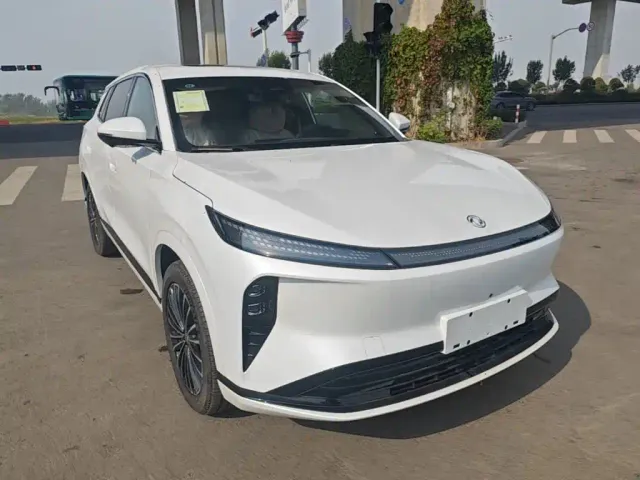 Dongfeng Aeolus L8 — Фото автомобиля 3