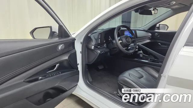 Hyundai Avante CN7 — Фото автомобиля 15