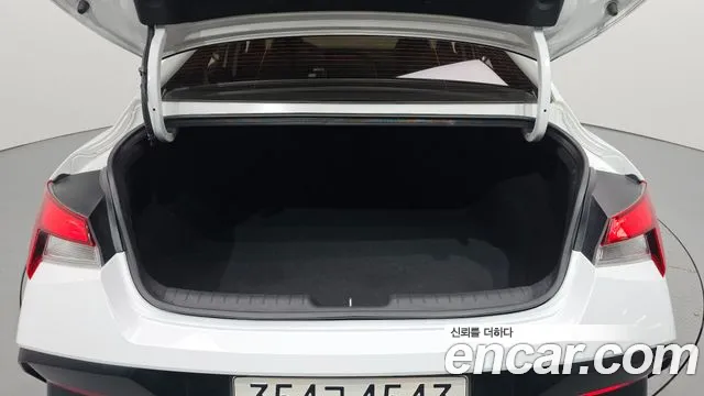 Hyundai AVANTE Новый Avante (CN7) — Фото автомобиля 20