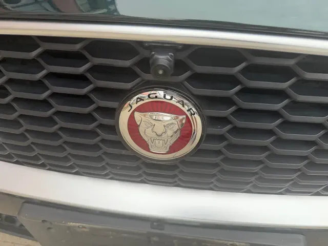 Jaguar XEL — Фото автомобиля 5