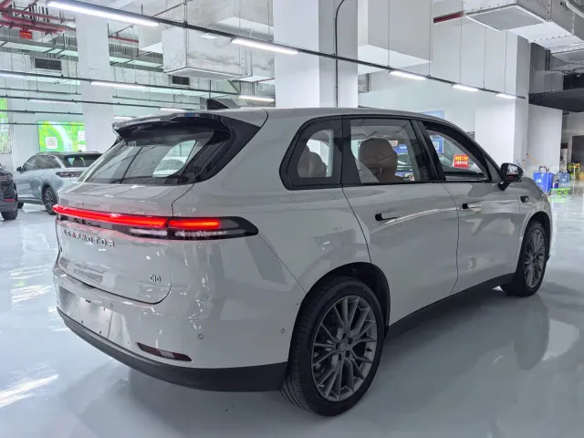 Leapmotor C10 — Фото автомобиля 4