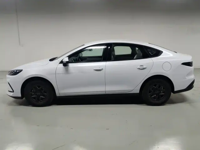 BYD Seal 05 DM-i — Фото автомобиля 8