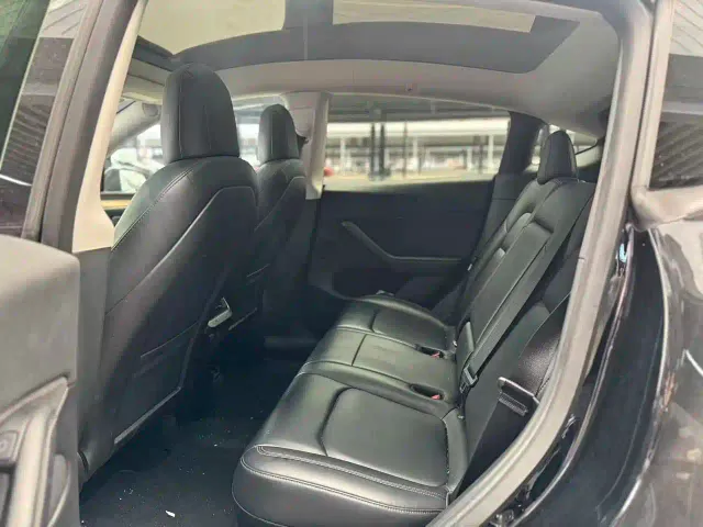 Tesla Model Y — Фото автомобиля 5