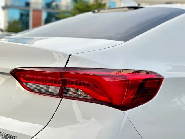 Buick Verano — Фото автомобиля 8