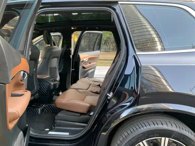 Volvo XC90 — Фото автомобиля 15