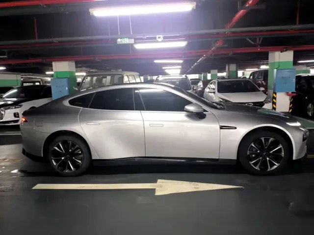 Xpeng P7 — Фото автомобиля 27