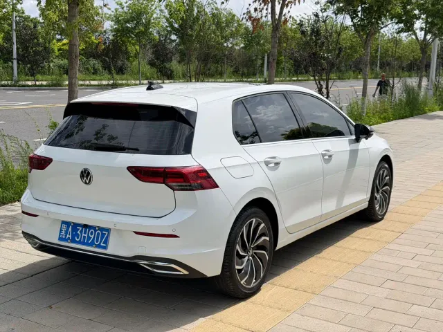 Volkswagen Golf — Фото автомобиля 5