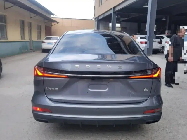 Roewe i5 — Фото автомобиля 5