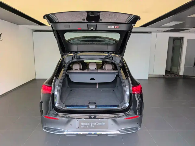 Mercedes-Benz EQE SUV — Фото автомобиля 12