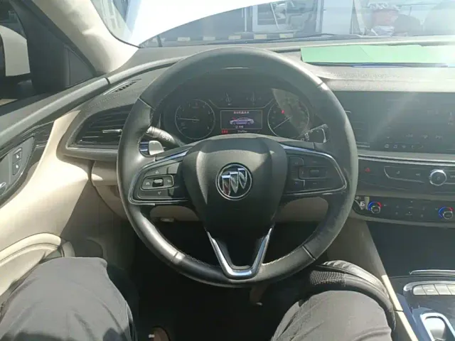 Buick Regal — Фото автомобиля 10