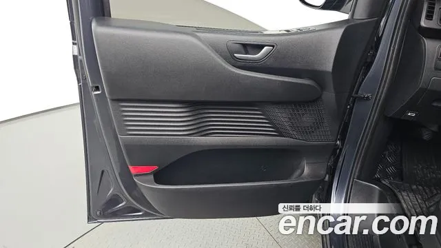 Hyundai Staria — Фото автомобиля 13