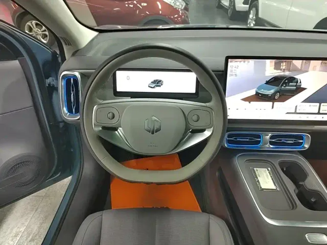 Leapmotor B01 — Фото автомобиля 10