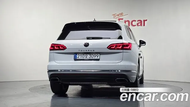 Volkswagen Touareg Touareg 3 поколение 3.0 TDI Prestige — Фото автомобиля 4