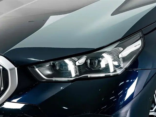 BMW i5 — Фото автомобиля 4