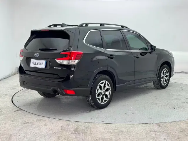 Subaru Forester — Фото автомобиля 4