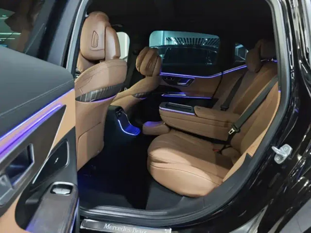 Mercedes-Benz E-Class — Фото автомобиля 16