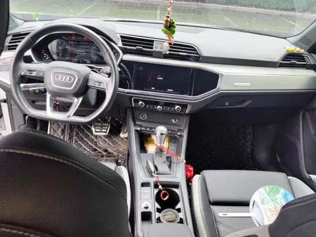 Audi Q3 — Фото автомобиля 12
