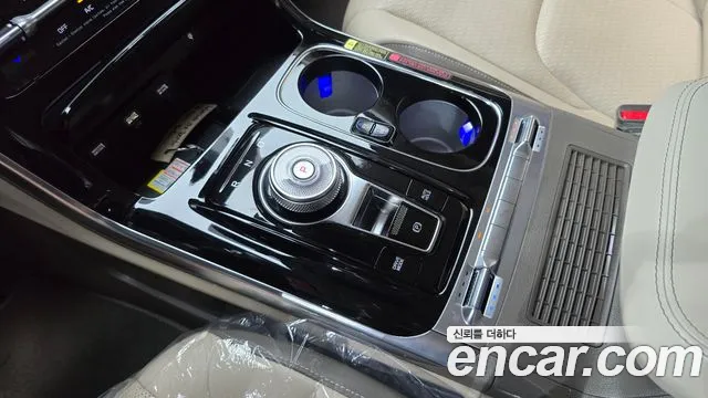 Kia Carnival Generation 4 — Фото автомобиля 9