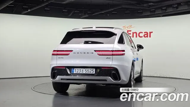 Genesis GV70 — Фото автомобиля 4