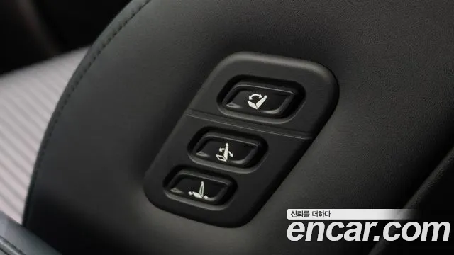 Hyundai Grandeur Grandeur (GN7) 3.5 Бензин 2WD — Фото автомобиля 17