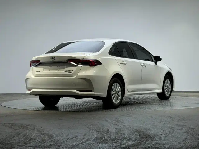 Toyota Corolla — Фото автомобиля 5