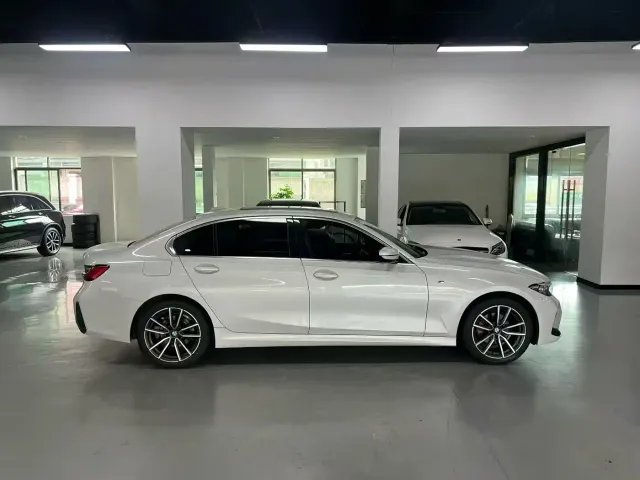 BMW 3 Series — Фото автомобиля 3