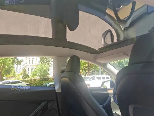 Tesla Model Y — Фото автомобиля 8