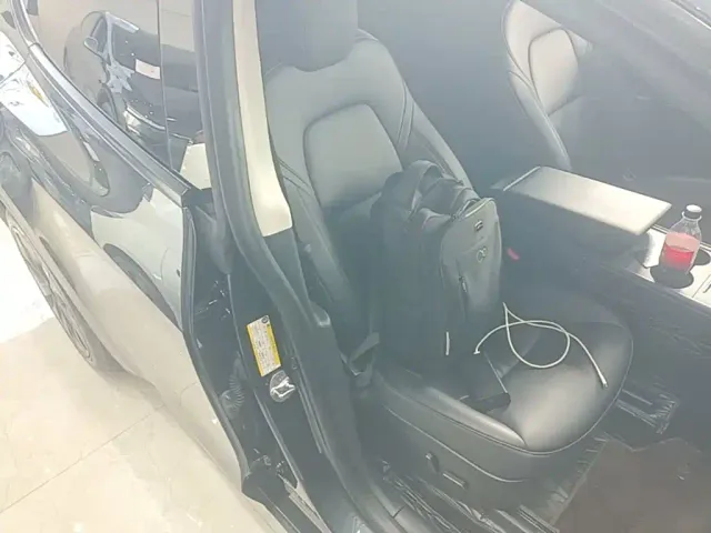 Tesla Model Y — Фото автомобиля 24