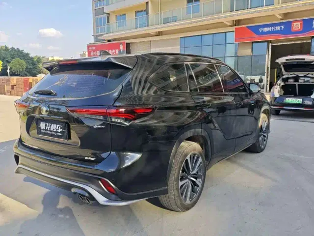 Toyota Crown Kluger — Фото автомобиля 9