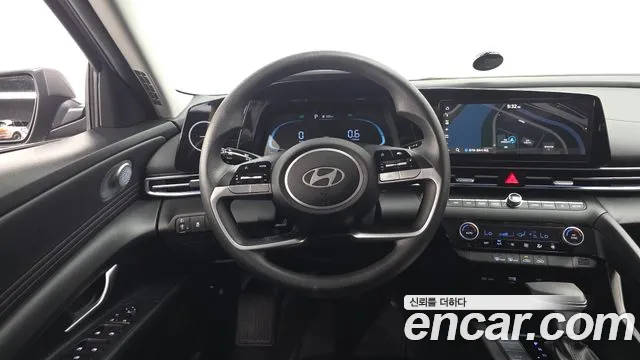 Hyundai AVANTE Новый Avante (CN7) — Фото автомобиля 12