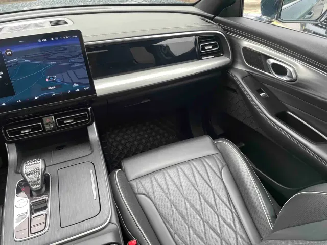 GAC Trumpchi GS8 — Фото автомобиля 16