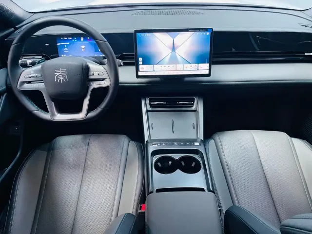 BYD Qin L 2025 EV 470KM Leading Edition — Фото автомобиля 28