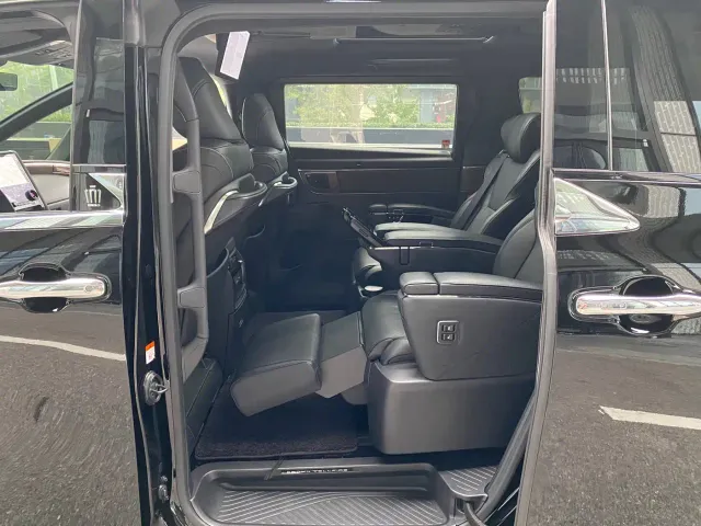Toyota Vellfire — Фото автомобиля 18