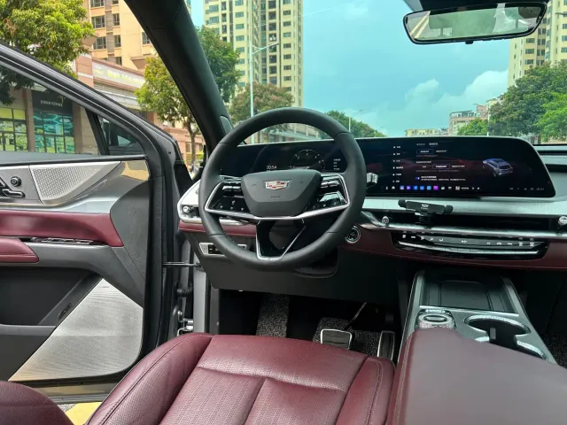 Cadillac XT5 — Фото автомобиля 9