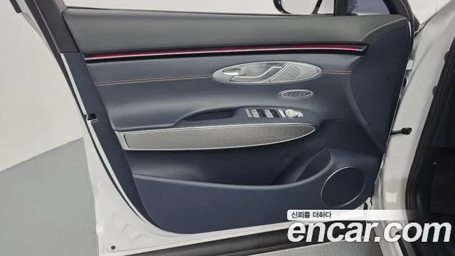 Genesis GV70 2.5T Бензин AWD — Фото автомобиля 19