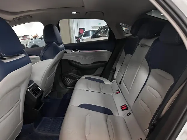Geely Xingrui — Фото автомобиля 11