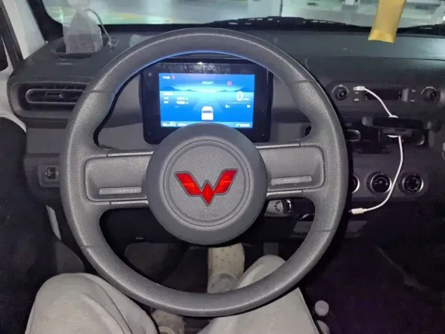 Wuling Zhiguang NEV — Фото автомобиля 2