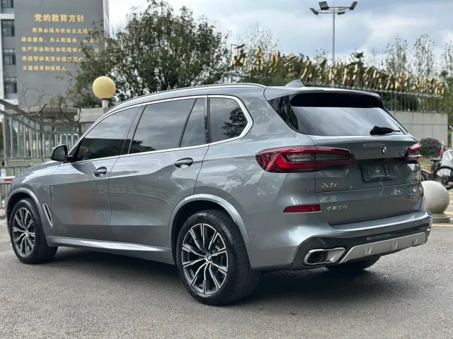 BMW X5 — Фото автомобиля 4
