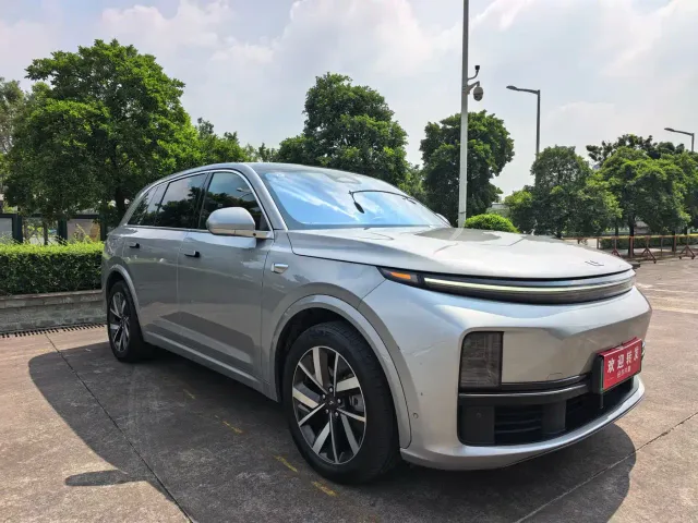 Li Auto L7 — Фото автомобиля 3