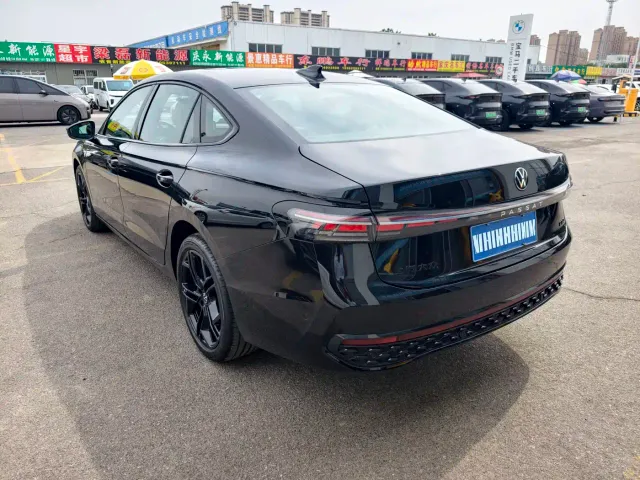 Volkswagen Passat — Фото автомобиля 9