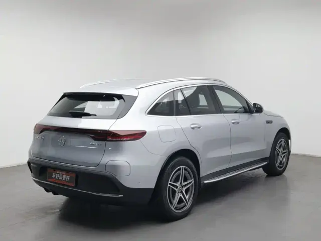 Mercedes-Benz EQC — Фото автомобиля 2