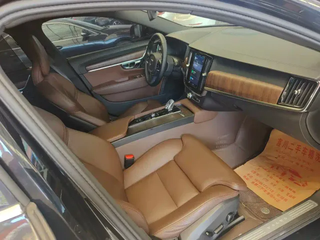 Volvo S90 — Фото автомобиля 14