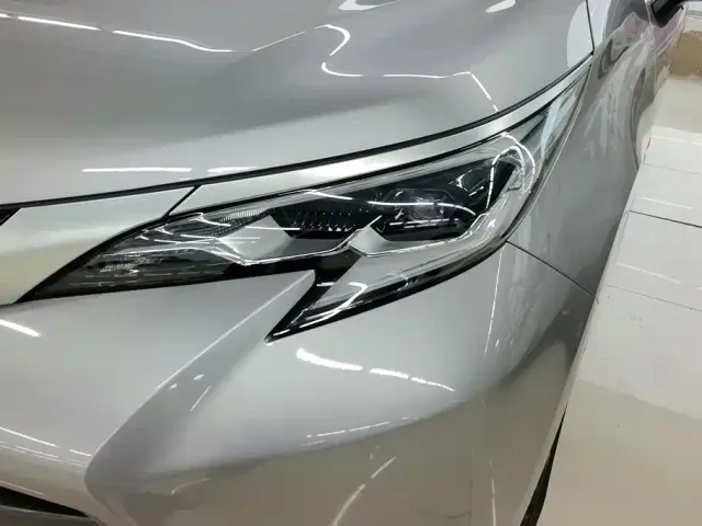 Toyota Sienna — Фото автомобиля 5
