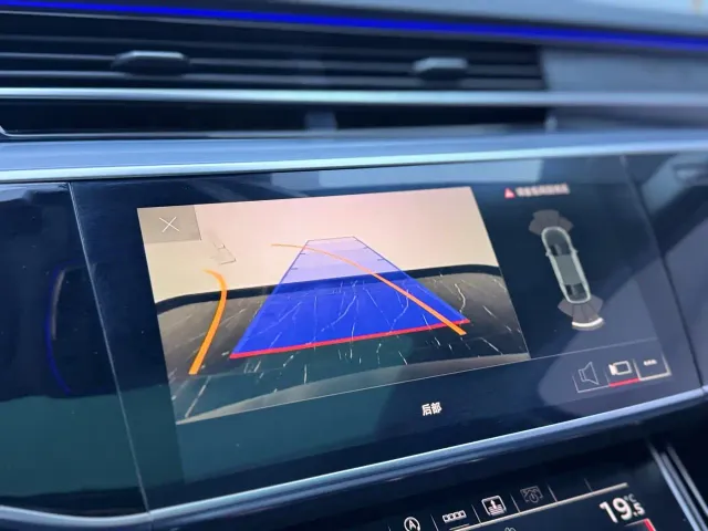 Audi A8 — Фото автомобиля 6