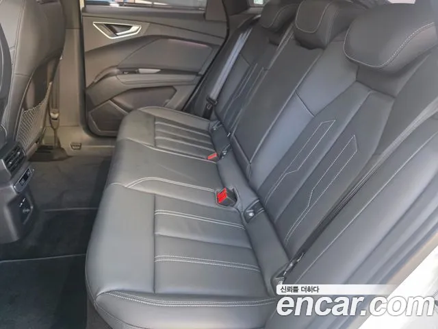 Audi Q4 e-tron F4 — Фото автомобиля 14