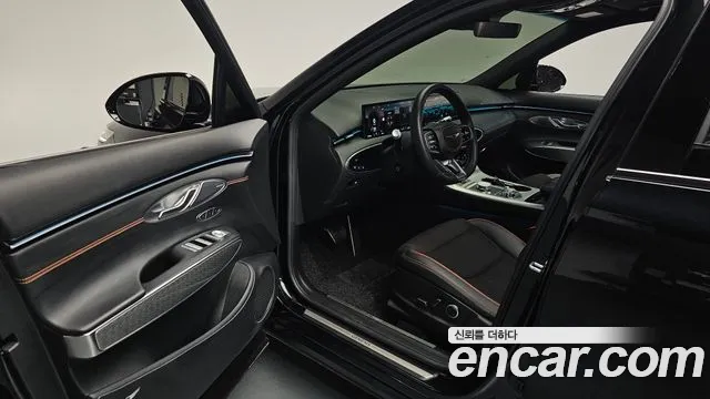 Genesis GV70 — Фото автомобиля 9