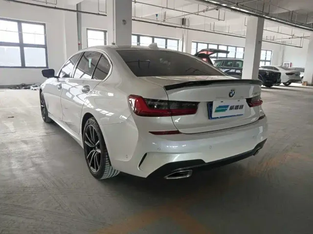 BMW 3 Series — Фото автомобиля 4