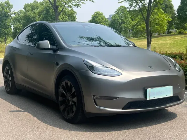 Tesla Model Y — Фото автомобиля 3