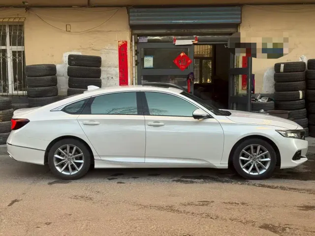 Honda Accord — Фото автомобиля 6