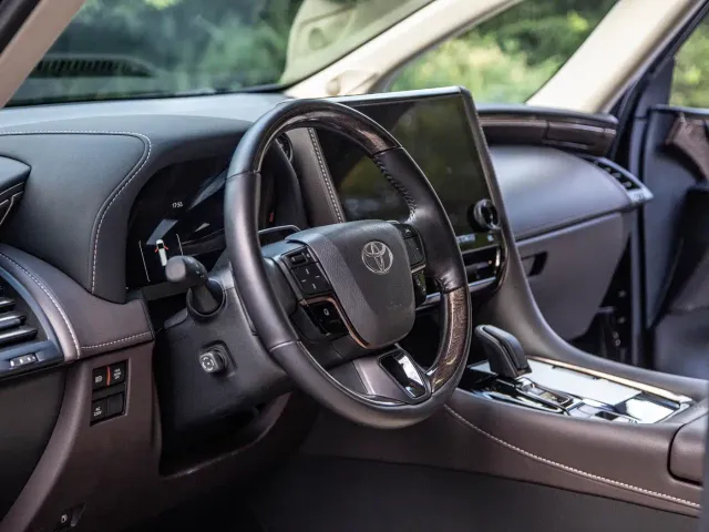Toyota Alphard — Фото автомобиля 5